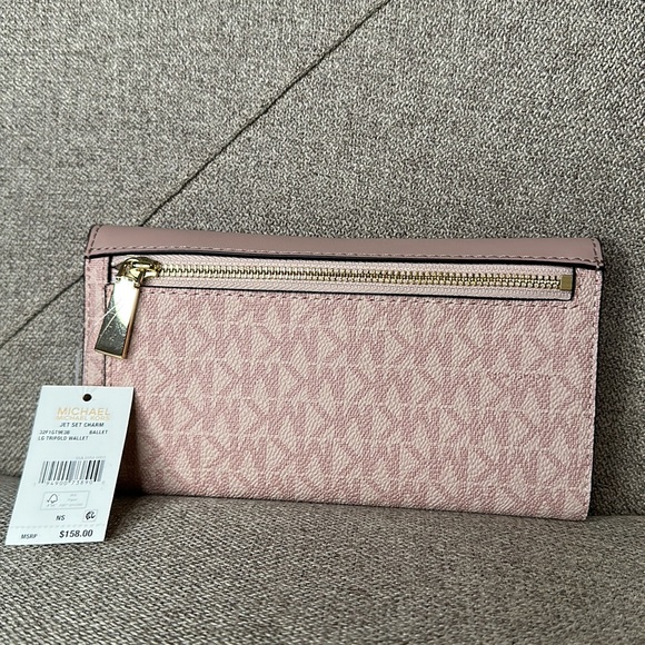 MICHAEL MICHAEL KORS Large Trifold Wallet - Picture 2 of 6